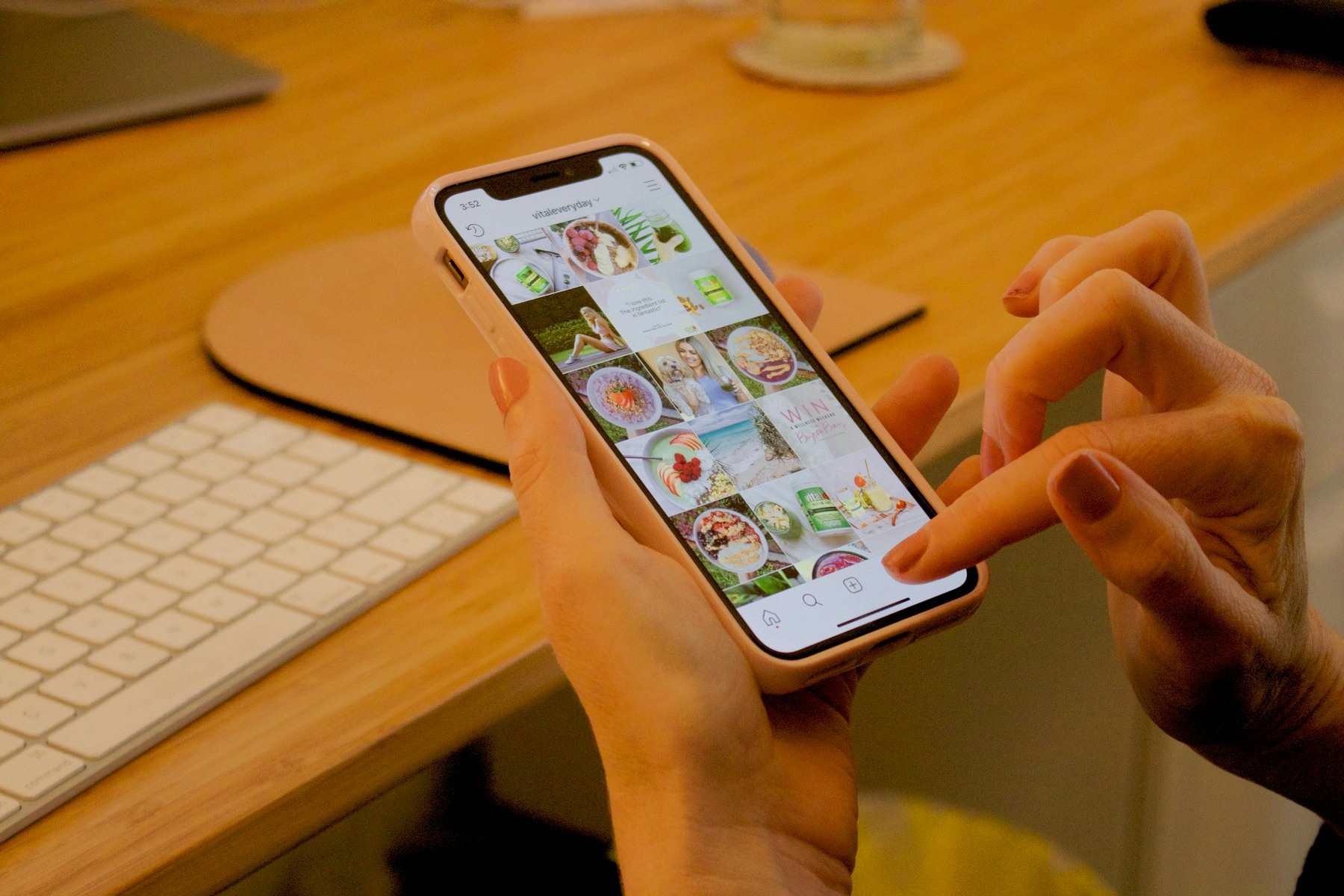 Telefonda Instagram akışı
